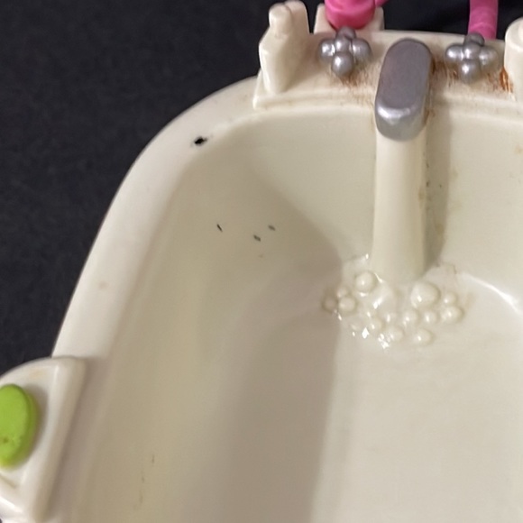 DOLLHOUSE FURNITURE BATHROOM  AND VANITY SET - Picture 13 of 14